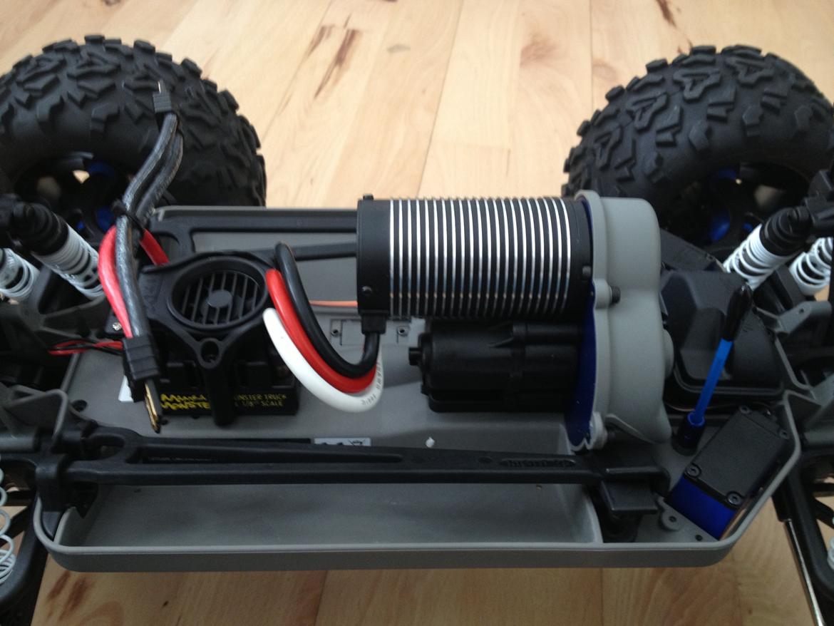 Off-Roader traxxas e-maxx brushless edition billede 3