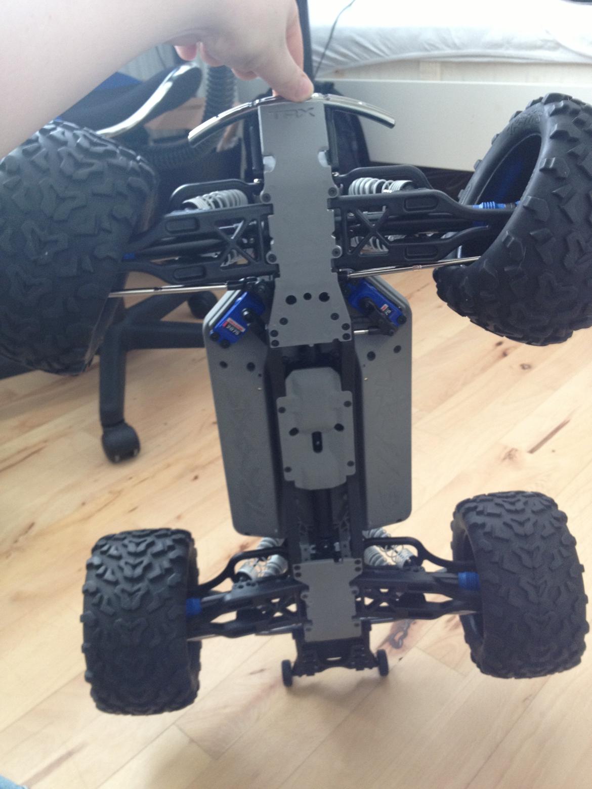 Off-Roader traxxas e-maxx brushless edition billede 5