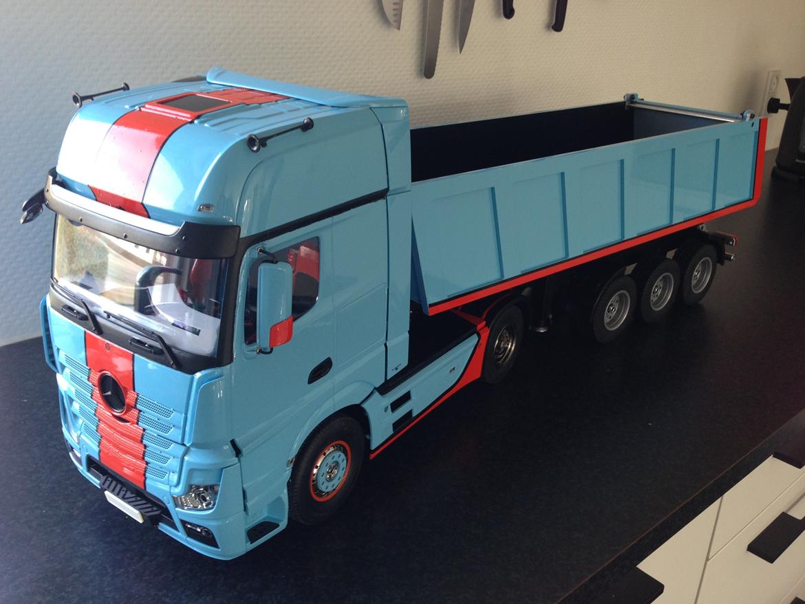 Lastbiler Tamiya Mercedes Actros Gigaspace 1851 billede 1