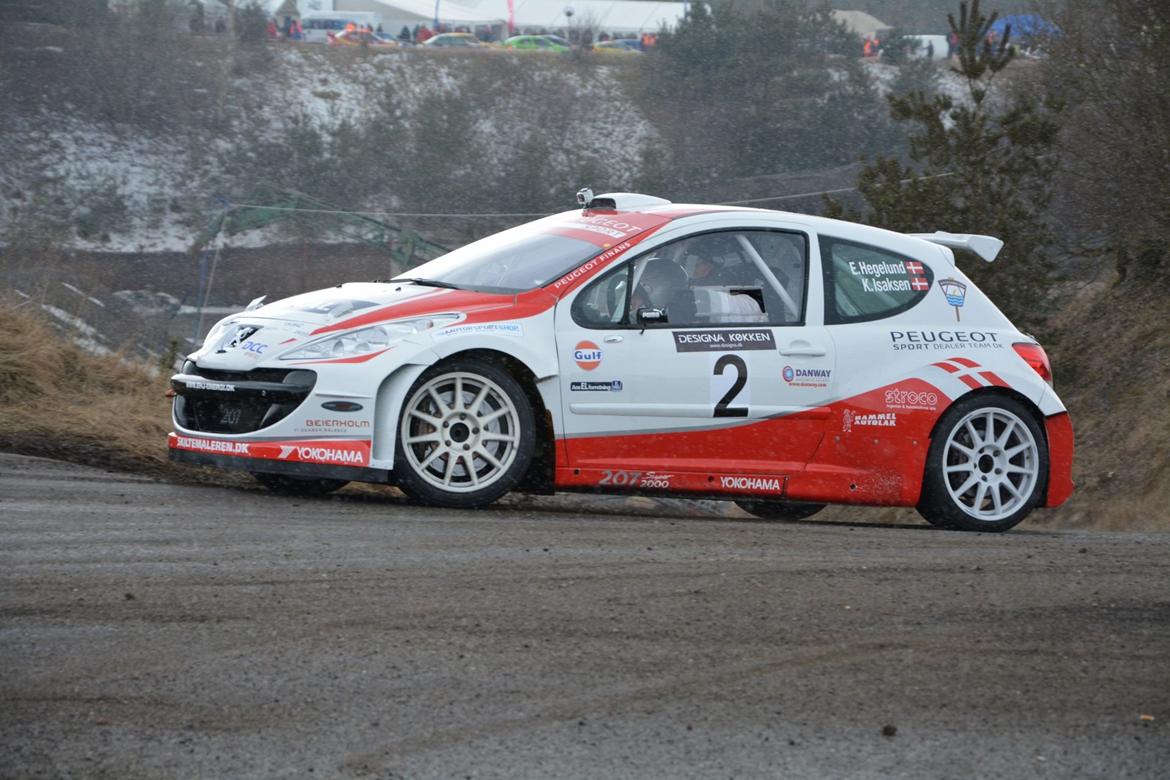 Bil Tamiya TT-01E Peugeot S207 - Næste projekt bliver makker bilen fra samme team. Esben Hegelund kører denne - bortset fra farverne - fuldstændigt identiske S207. billede 15