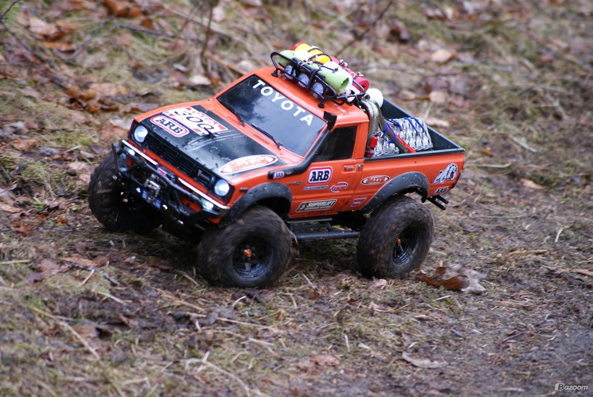 Off-Roader Axial SCX-10 Hilux "Truck Norris" billede 6