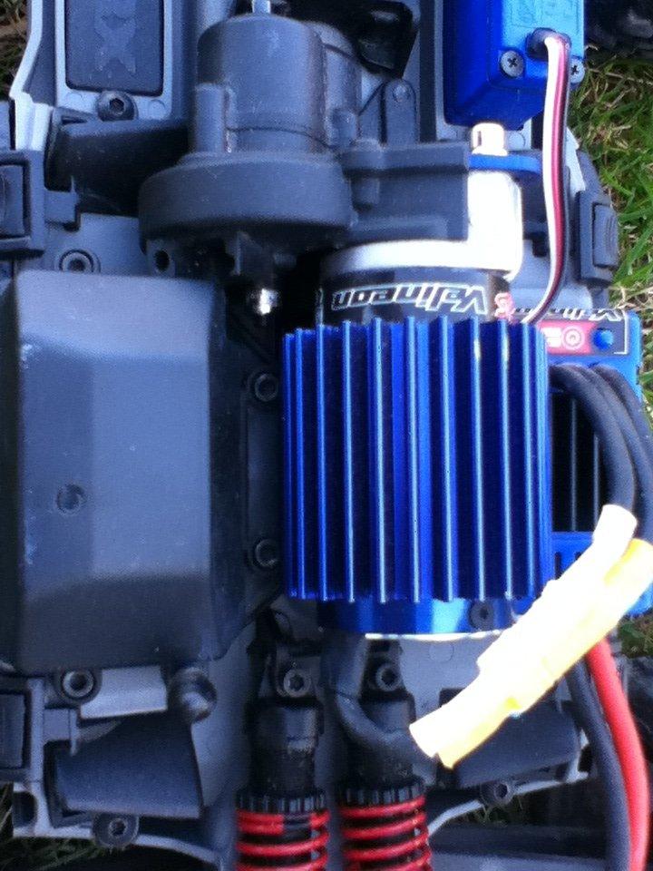 Off-Roader Traxxas E-Revo VXL - Jeg har sat en heat-sink på billede 11
