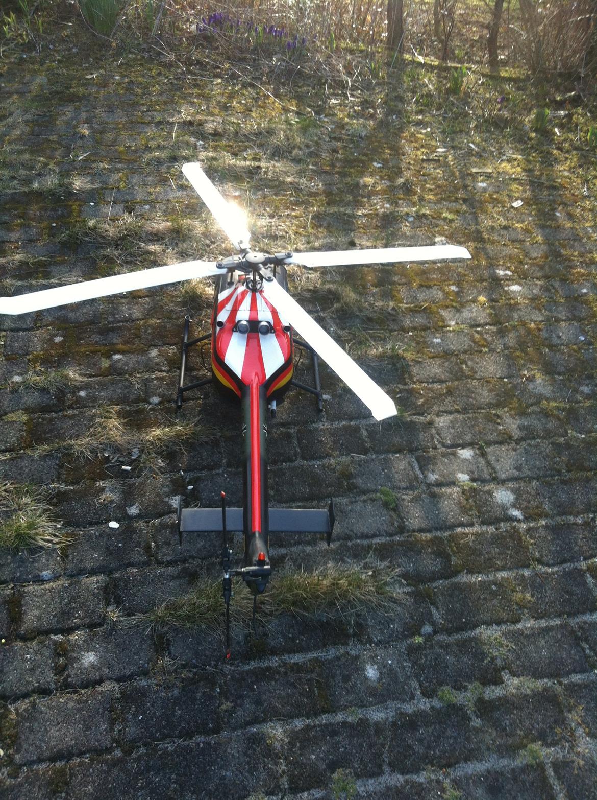 Helikopter BO-105 mil. graupner  billede 8