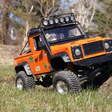 Off-Roader Land Rover Defender D90 pick-up