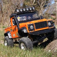 Off-Roader Land Rover Defender D90 pick-up