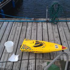 Båd Graupner Giant Racer