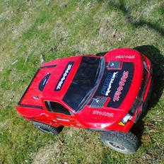 Bil Traxxas Slash 2wd (Ford F-150 SVT Raptor)