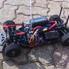 Bil TT-01E (149km/t)