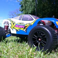 Off-Roader "Team Wanna Be" RC18T (Solgt)