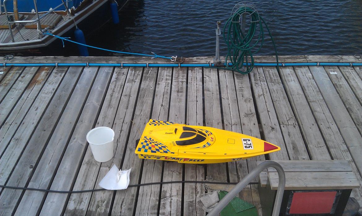 Båd Graupner Giant Racer billede 1