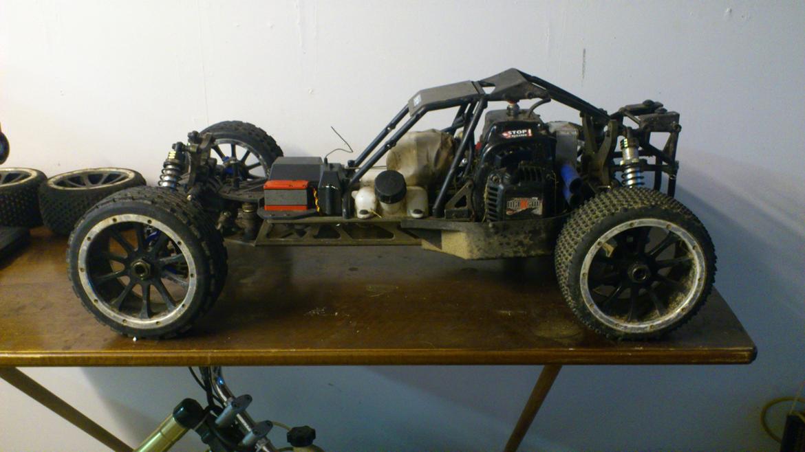 Bil Buggy - Når der skal pudses. billede 4