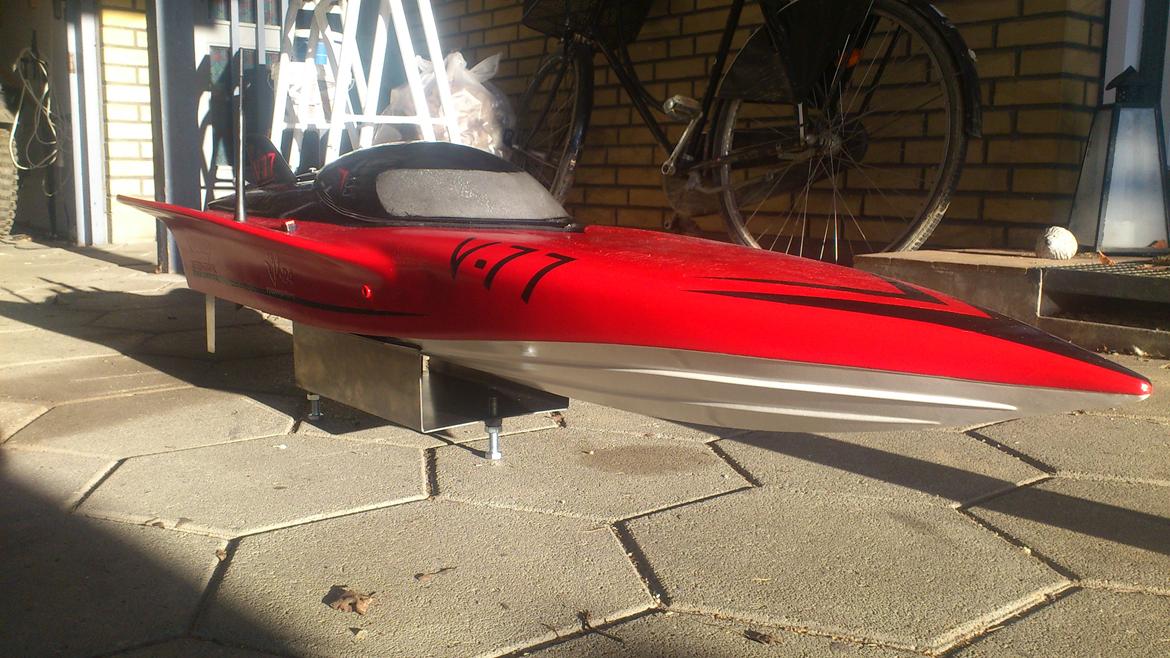 Båd Dragon V24/V77 GP1300 Offshore - Resultatet efter renovation af båden ;) mangler bar "upgrades" nu som trim-taps ;) billede 17