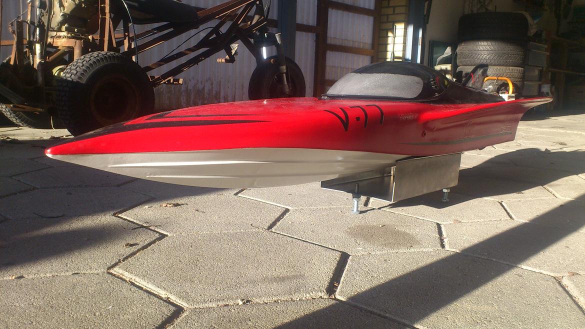 Båd Dragon V24/V77 GP1300 Offshore - Resultatet efter renovation af båden ;) mangler bar "upgrades" nu som trim-taps ;) billede 18