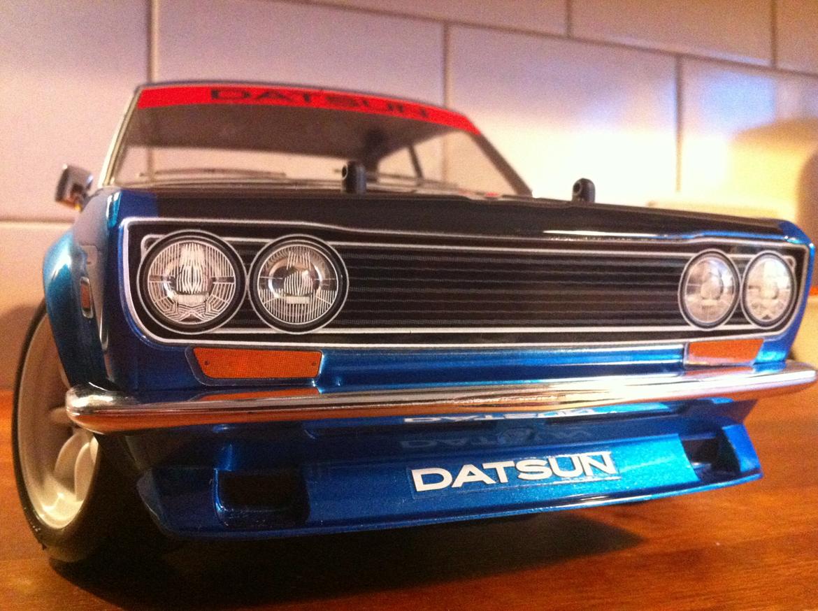 Bil HPI Cup Racer Datsun 510 NR.2 RED BULL billede 4