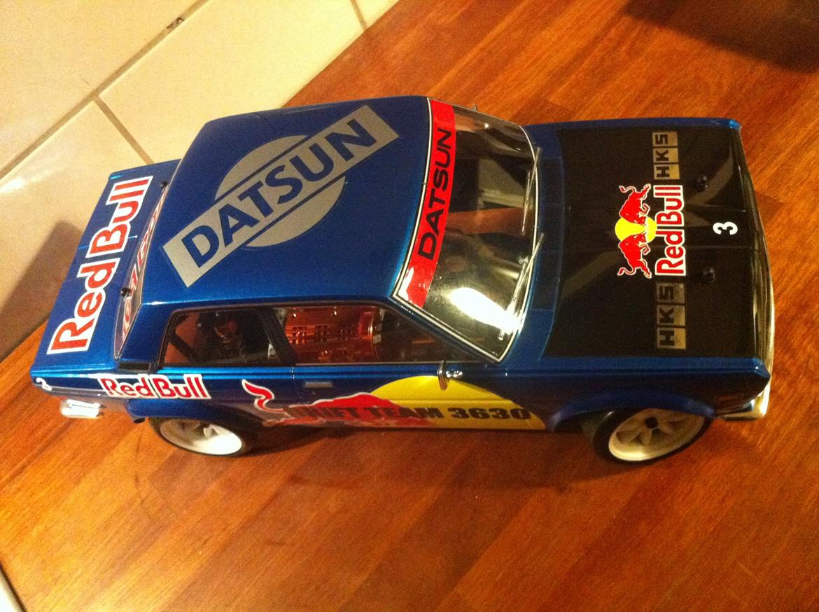 Bil HPI Cup Racer Datsun 510 NR.2 RED BULL billede 7