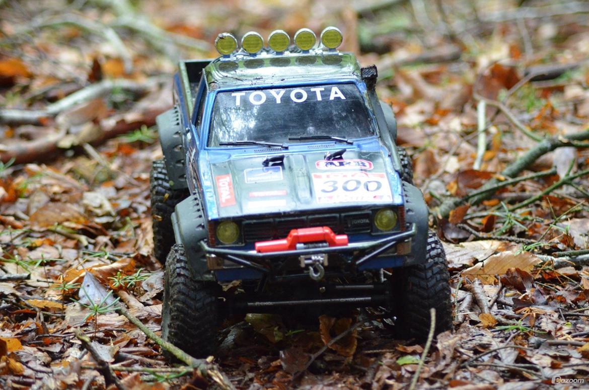 Off-Roader Axial SCX-10 Hilux "Den Onde Toyota I" billede 6