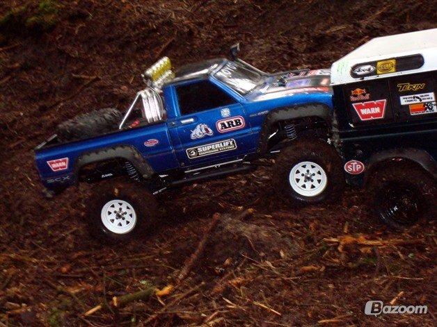 Off-Roader Axial SCX-10 Hilux "Den Onde Toyota I" billede 7