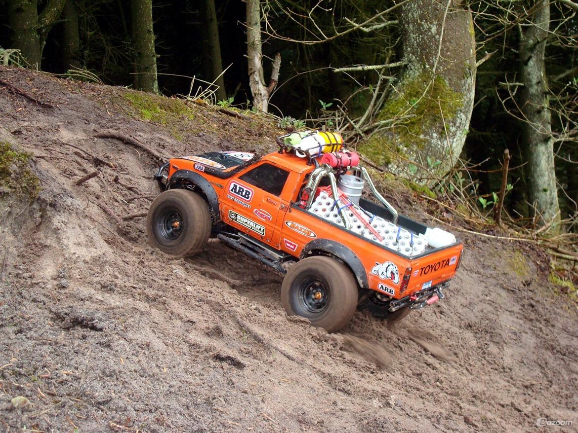 Off-Roader Axial SCX-10 Hilux "Truck Norris" billede 9