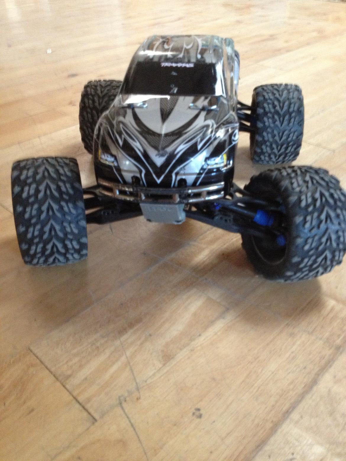 Bil Traxxas E-Maxx billede 6