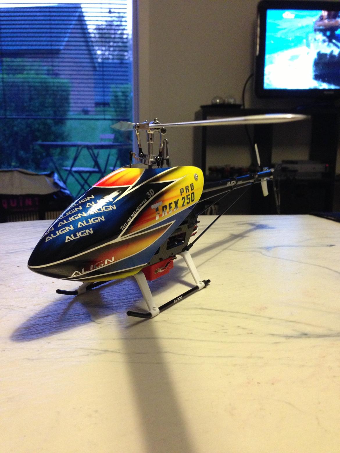 Helikopter T rex 250 dfc Ikon flybarless billede 1