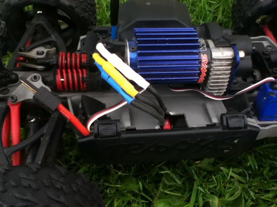 Off-Roader Traxxas E-Revo VXL - Så fik jeg lagt ESC i batteri-rummet billede 14