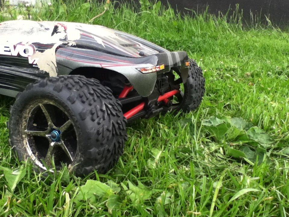 Off-Roader Traxxas E-Revo VXL - Tog også spoileren af.. billede 15