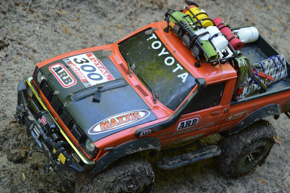 Off-Roader Axial SCX-10 Hilux "Truck Norris" billede 15