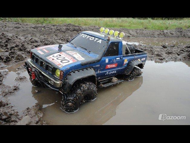 Off-Roader Axial SCX-10 Hilux "Den Onde Toyota I" billede 12