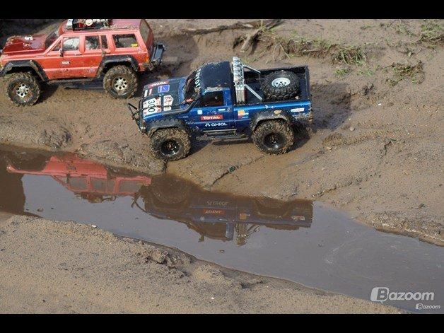 Off-Roader Axial SCX-10 Hilux "Den Onde Toyota I" billede 13