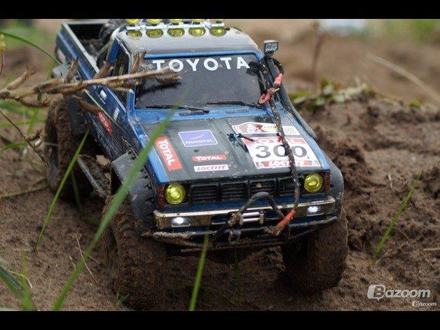 Off-Roader Axial SCX-10 Hilux "Den Onde Toyota I" billede 15