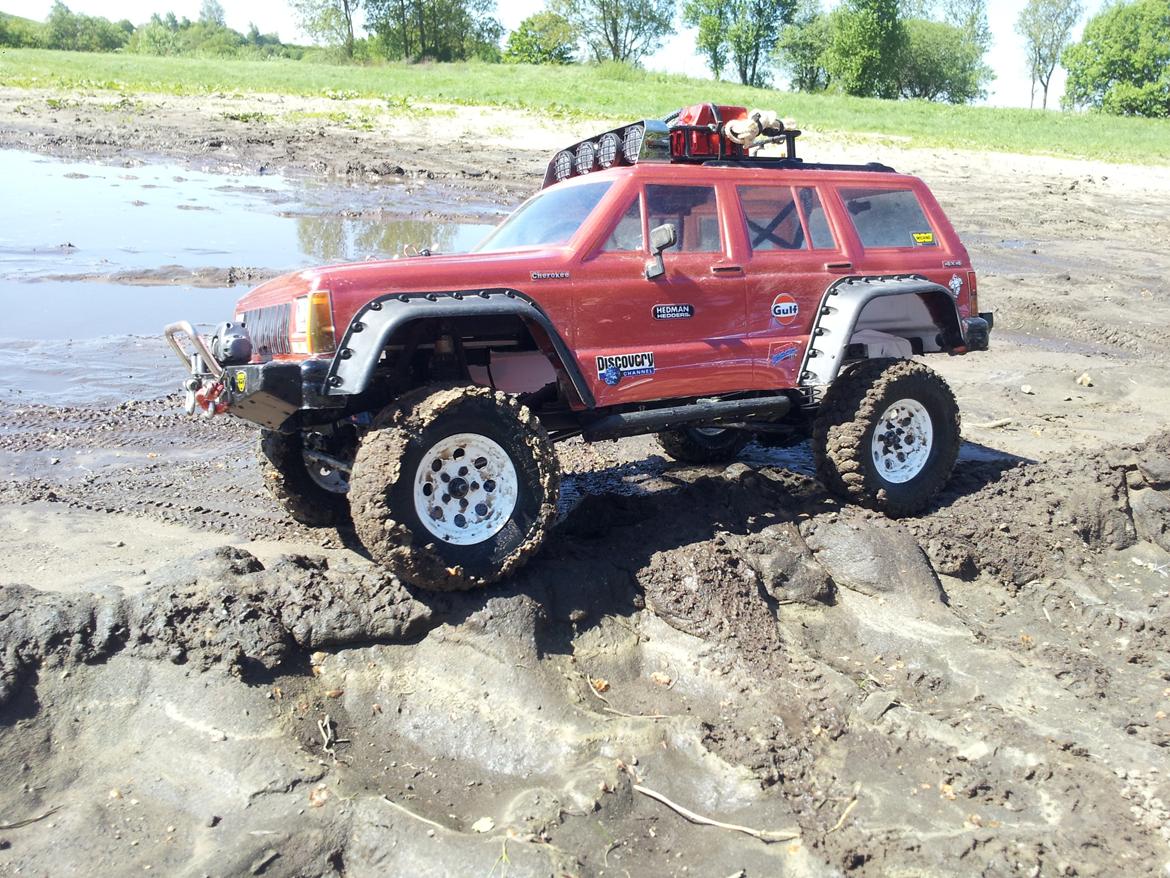Off-Roader Axial SCX-10 Jeep Cherokee billede 2