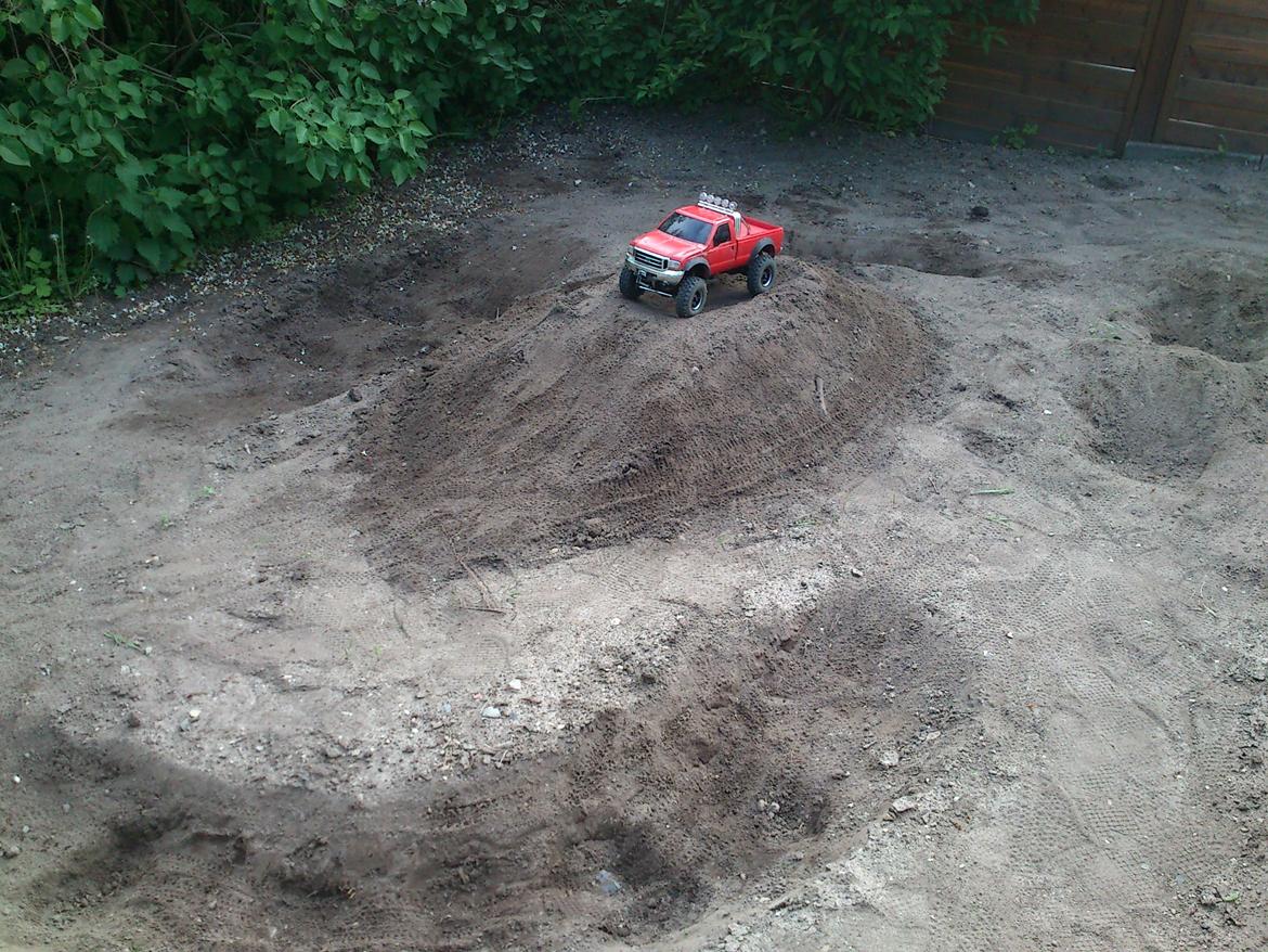 Off-Roader Tamiya Ford F-350 High-Lift(solgt) - Min lille hjemmelaved bane :D  billede 11