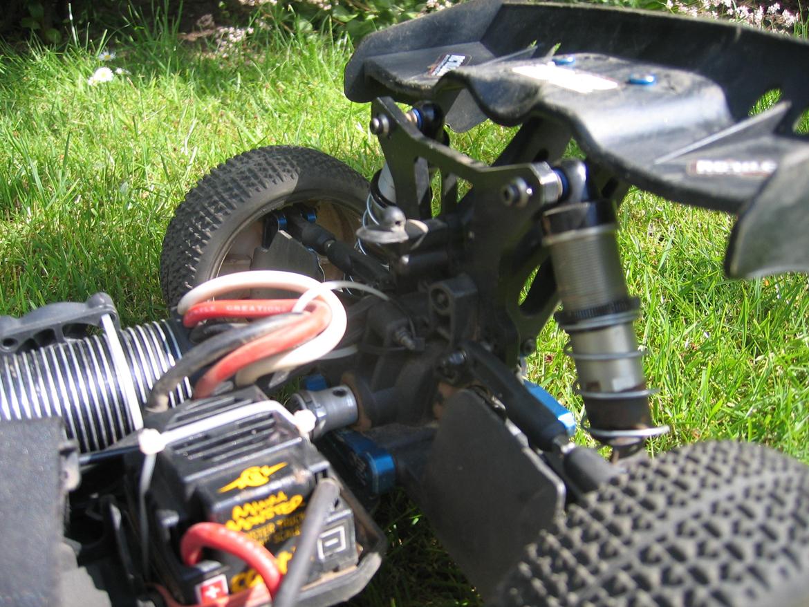 Buggy Team Associated RC8.2e FT billede 11