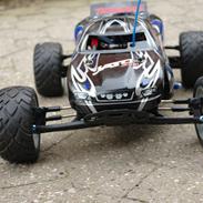 Off-Roader traxxas jato 3.3