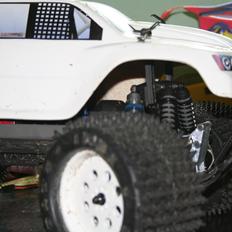 Off-Roader E-maxx 3908