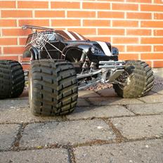 Bil Traxxas E-Maxx "Black Widow"