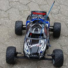 Off-Roader traxxas jato 3.3