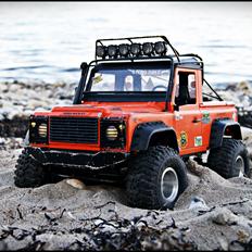 Off-Roader Land Rover Defender D90 pick-up