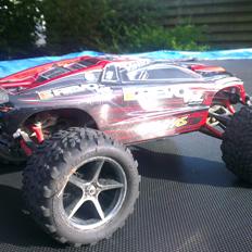 Bil Traxxas E-Revo vxl 1/16