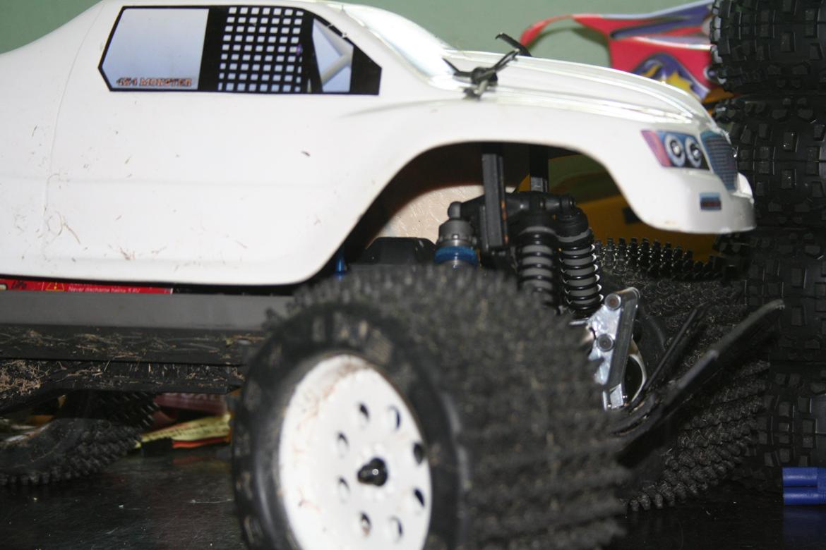 Off-Roader E-maxx 3908 billede 2