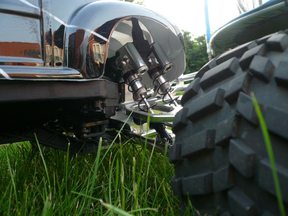 Bil Traxxas E-Maxx "Black Widow" billede 16