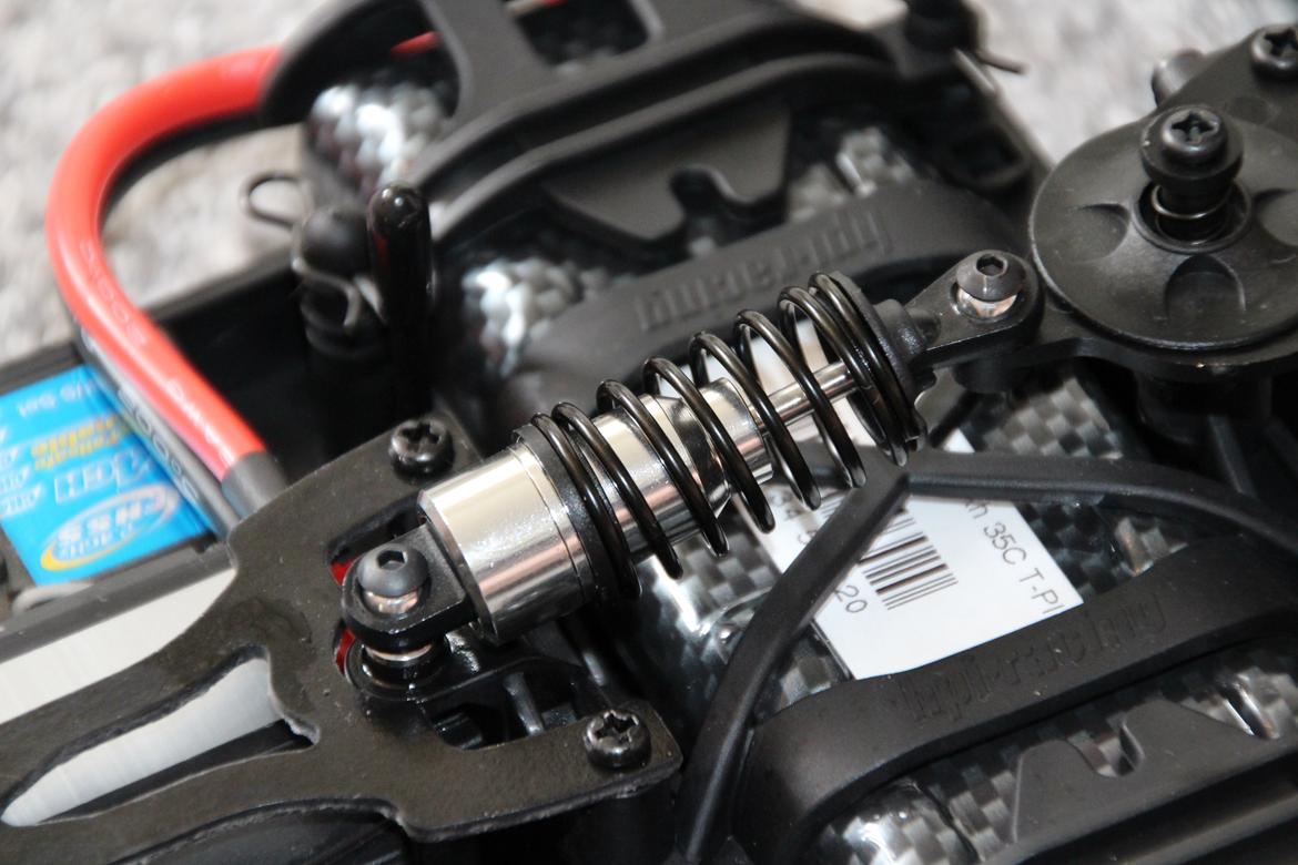 Bil HPI Formula Ten - original alu oliedæmper, jeg har bestilt en i orange alu, da jeg synes det ville se federe ud. billede 11