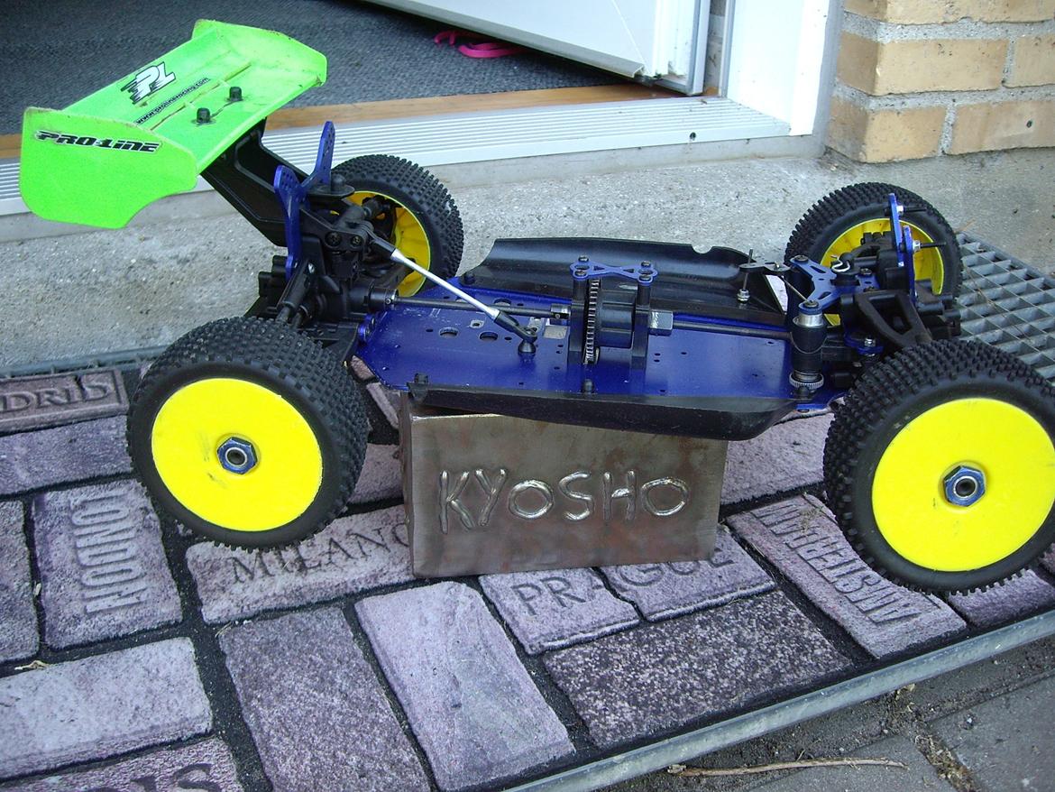 Buggy kyosho.infrno.mp.7.5 billede 1