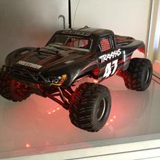 Off-Roader Traxxas-Slayer-pro-4x4