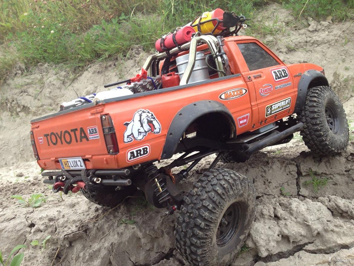 Off-Roader Axial SCX-10 Hilux "Truck Norris" billede 25