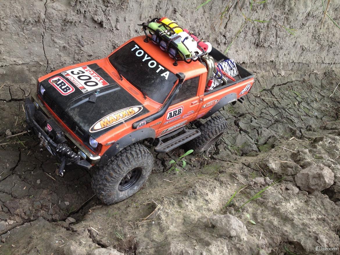 Off-Roader Axial SCX-10 Hilux "Truck Norris" billede 26