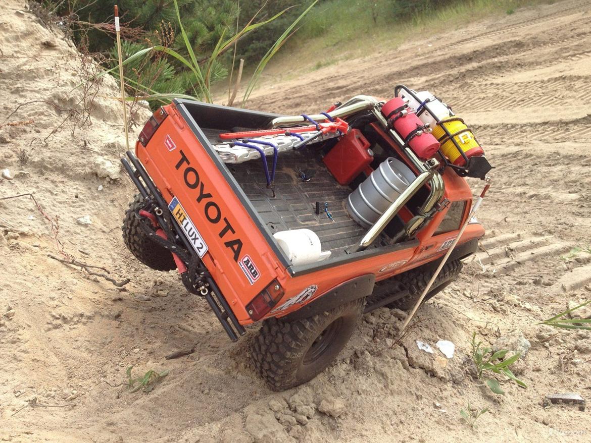 Off-Roader Axial SCX-10 Hilux "Truck Norris" billede 27