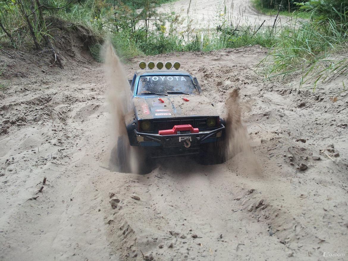 Off-Roader Axial SCX-10 Hilux "Den Onde Toyota I" billede 22