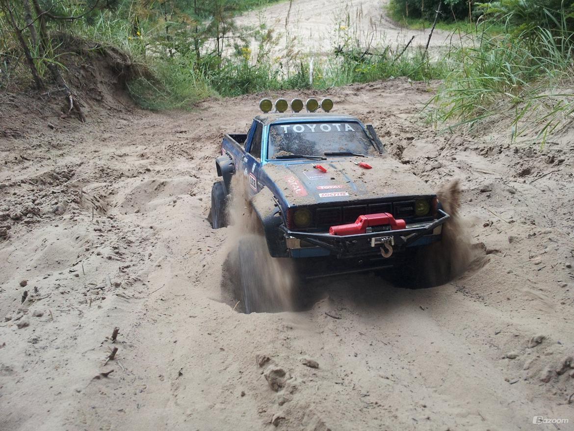 Off-Roader Axial SCX-10 Hilux "Den Onde Toyota I" billede 23