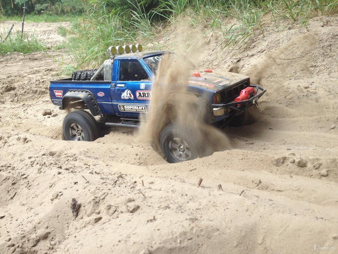Off-Roader Axial SCX-10 Hilux "Den Onde Toyota I" billede 26